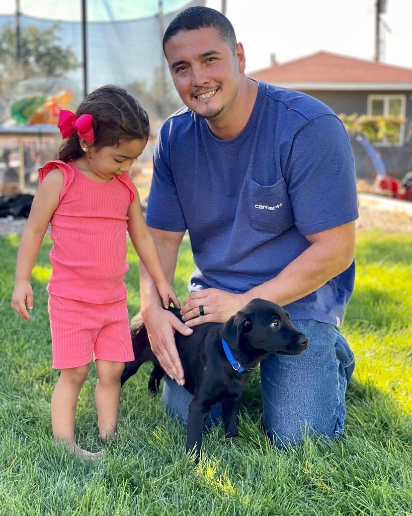 EspanolaHumane's tweet photo. Pupdate: Duke! “He’s such a goof ball and fits right in! Thank you so much, and we tell everyone we know to adopt from Española Humane.” Thank you 🙏 for keeping in touch - we love to hear about our furbabies in forever homes!

#pupdate #update #keepi… https://t.co/qn4oQZksZ3 https://t.co/B8K6dth1Kx