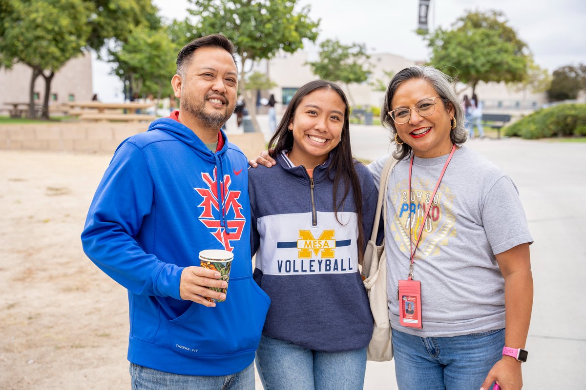 SUHSD's tweet photo. We thank all #SUHSD educators, students and parents for organizing a very inspiring and educational #Magkaisa Conference over the weekend. The celebration of #FilipinoCulture and traditions was filled w/ amazing workshops & #CollegeandCareer exploration opportunities! #WeAreSUHSD https://t.co/iA2V3adTWC
