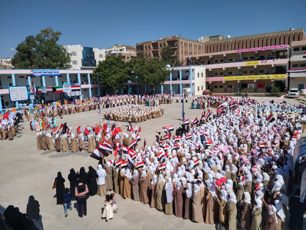 nohd_org's tweet photo. دشنت العديد من مدارس محافظة تعز احتفالات حاشدة بمناسبة العيد الوطني 54 لثورة #اكتوبر_المجيدة وقد شارك فريق منظمة نوهاد توزيع كمامات قطنية قابلة للغسل لمنع انتقال العدوى نتيجة التزاحم الشديد وانتشار الامراض الصدرية. شكرا #لليونيسف التي زودتنا بها من قبل. #NOHD https://t.co/Zsi1MQiopR