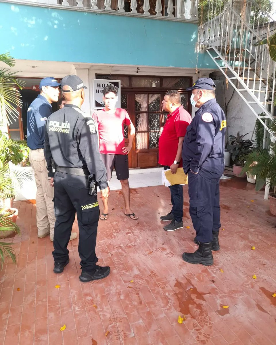 secinteriorctg's tweet photo. #EstamosEnAcción
🔍Desde Secretaría del Interior en articulación con Policía de Turismo, @ICBFColombia y @MigracionCol, realizamos Operativo de Parahotelería, verificando la documentación de 9 hospedajes, en los barrios #Torices, #Canapote y #DanielLemaitre.
@PoliciaCtagena https://t.co/3AY7IwZYak
