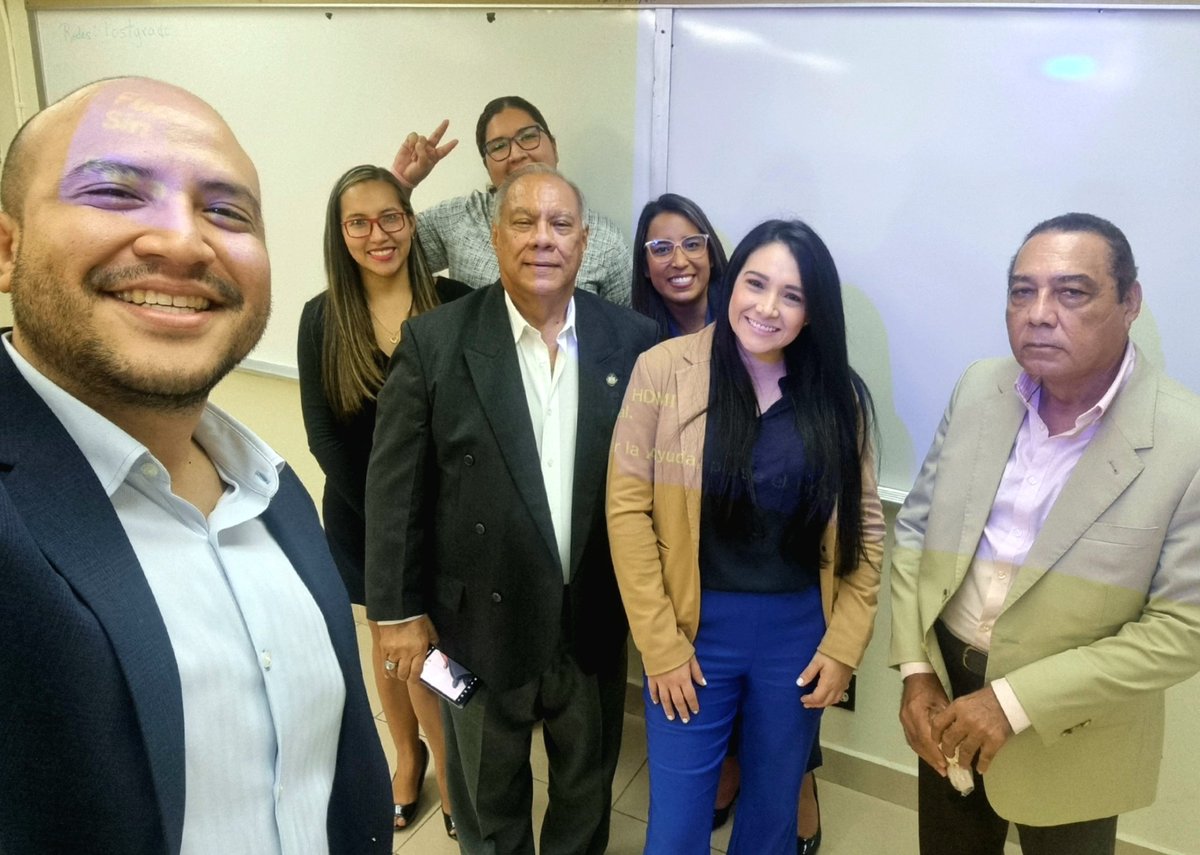 CesarOValdesP13's tweet photo. Participación de Jurado de sustentación de tesís de mis estudiantes de la maestría en mercadeo y comercio internacional de la @Faecoupma de la @UNIVERSIDAD_PMA, gran esfuerzo y exhaustiva investigación de proyectos de alto impacto empresarial! #FAECO #UP https://t.co/xDzEdOAl3Q