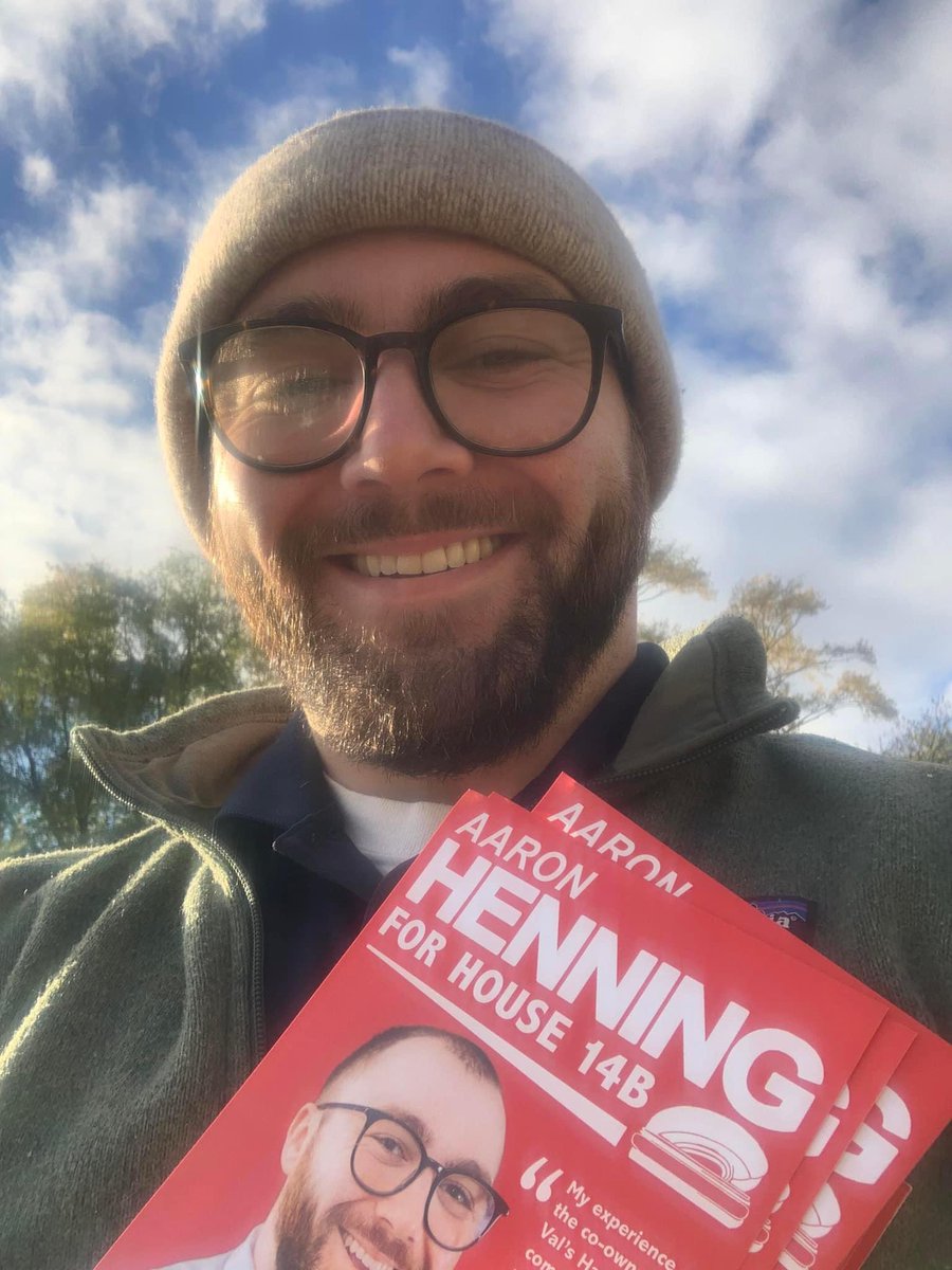 AaronHenningMN's tweet photo. Bundled up good tonight! Gotta knock and talk fast to keep warm! ✊🥶 https://t.co/PjyH2tkX7v