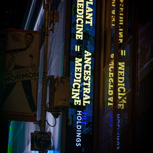 ConorGreenLLC's tweet photo. #indigenouspeoplesday #indigenouspeoples #ipd #timessquare #newyork #tilt #littlebeachharvest #cannabis #conorgreen https://t.co/FPOHs6lrk4