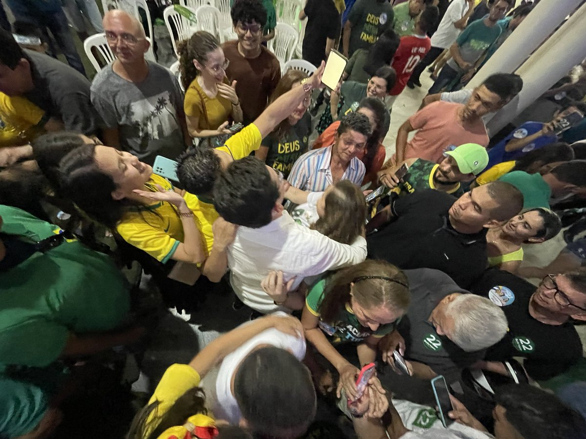 Obrigado pelo carinho, povo de Nova Russas! Vamos virar o jogo e vencer. Anotem: o Nordeste vai surpreender. Vira, vira e confirma 22 é @jairbolsonaro!