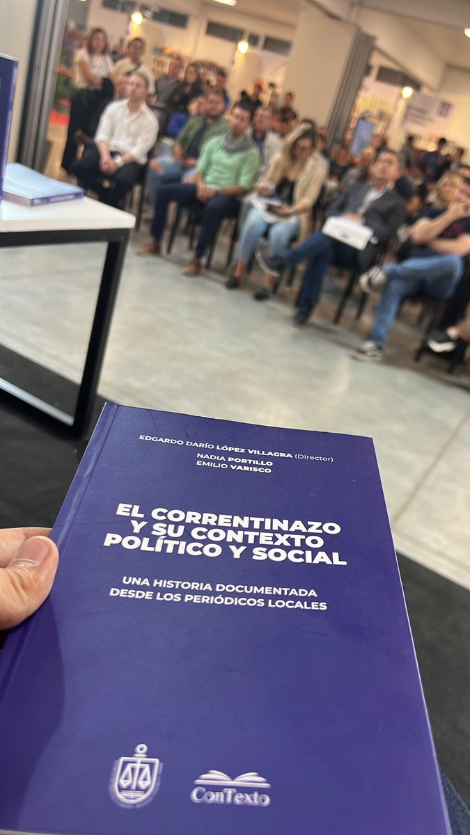 cuquicalvano's tweet photo. Participé de la presentación 'El correntinazo y su contexto político y social' en la Feria Iberoamericana del Libro en Chaco 📖 Con el lema 'Leer desde el Norte Grande' la #FILC2022 propone talleres, lecturas colectivas y conversatorios. El intercambio de culturas nos enriquece👏🏼 https://t.co/ULz3QWI6Iy