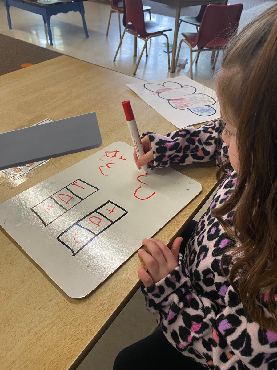 This Year 1 student saw a Year 2 working on their sound segmenting and said she wanted to do it too! She used her strategies to break apart the sounds and filled in her elkinon box with a BIG smile. <a href="/TVDSBKinder/">TVDSBKindergarten</a> <a href="/zorrahighland/">Zorra Highland Park</a> <a href="/TVDSBslp/">TVDSB Speech-Language Pathology Services</a>