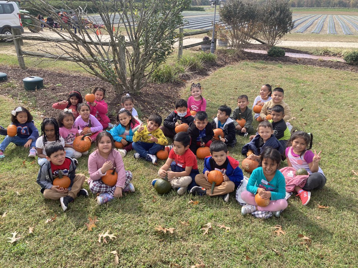 A great day at <a href="/shlagelfarms/">Shlagel Farms</a> - as always! 🎃