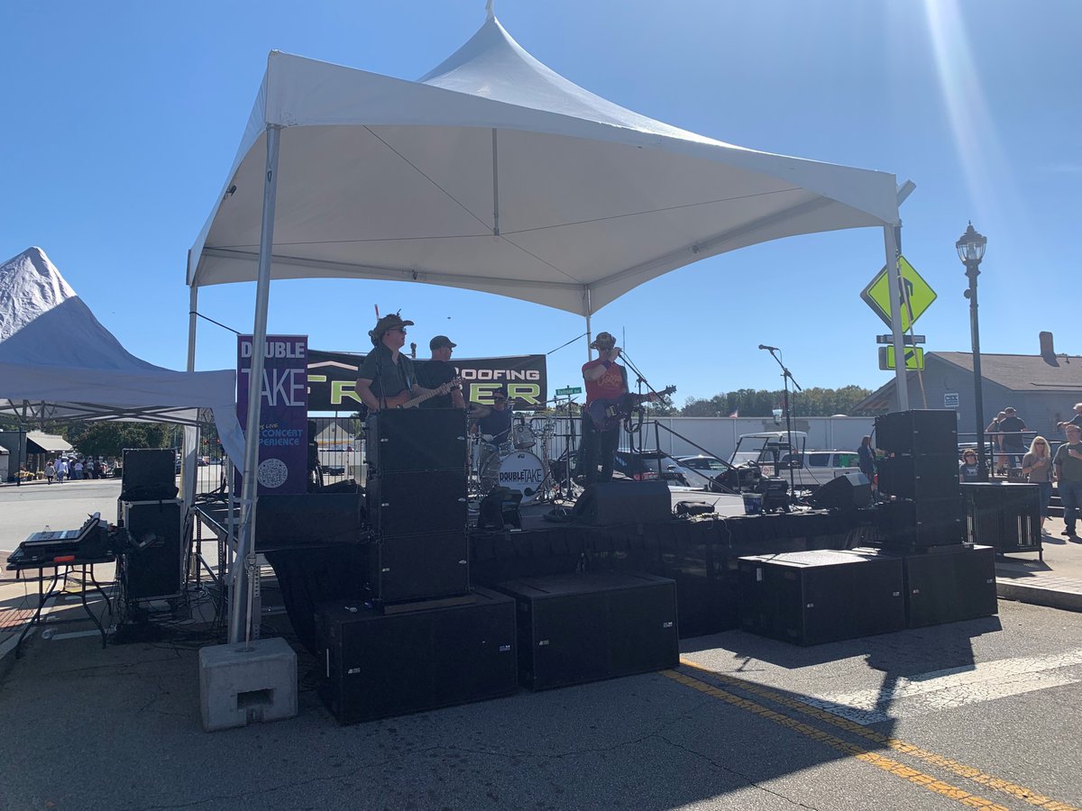 OurTownDeKalb's tweet photo. #TasteofTucker 2022 filled #MainStreet with tasty food, rockin' tunes and HAPPY PEOPLE! https://t.co/jmo7wl3YvE