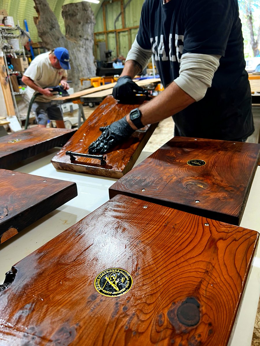 fusionflatworks's tweet photo. Just a few snapshots of oiling up some trays! How gorgeous are these?! You can find our Fusion Flatworks wood polish and conditioning oil at https://t.co/Z3abzoR0Qi! 

#fusionflatworks #woodoil #woodworking #colorreveal #oil #aesthetic #behindthescenes #woodpolish #tradesecret https://t.co/81JrCRz6CX