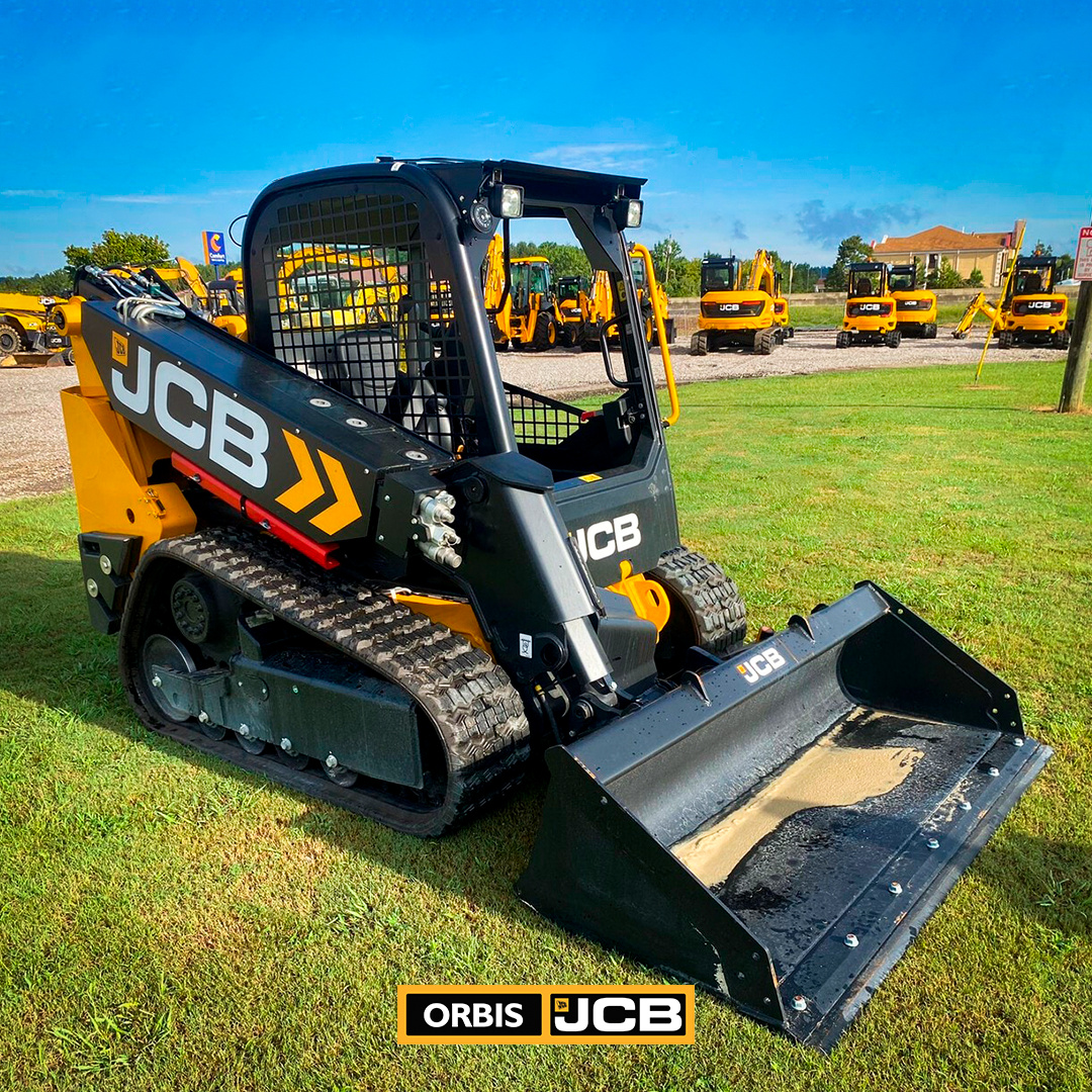 orbisjcb's tweet photo. The telescopic boom allows the 2TS-7T to achieve its 11 feet 10 inches of lift height, allowing it to dump material or stack pallets or bales higher than ever before, to free up valuable ground space.

#jcb #teleskid #JCBTeleskid #orbisjcb #trackloader #construction #skidsteers https://t.co/6noGFWohoD