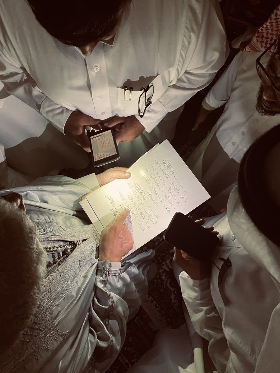thawqcal's tweet photo. ثم اختتم النادي أنشطة الزيارة الكريمة بمأدبة عشاء أقامها على شرف ضيف النادي بحضور جمع من الخطاطين والأدباء والمثقفين. https://t.co/riAIMcmbiN