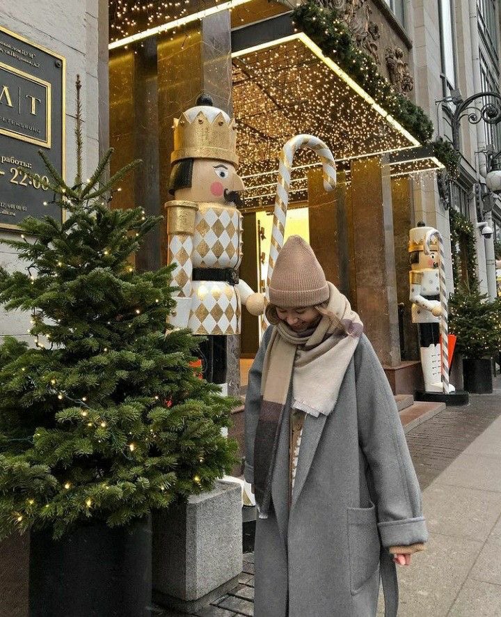 ephhemere's tweet photo. only a few more weeks until the best time of the year🎄 https://t.co/uVBvxbAyWE