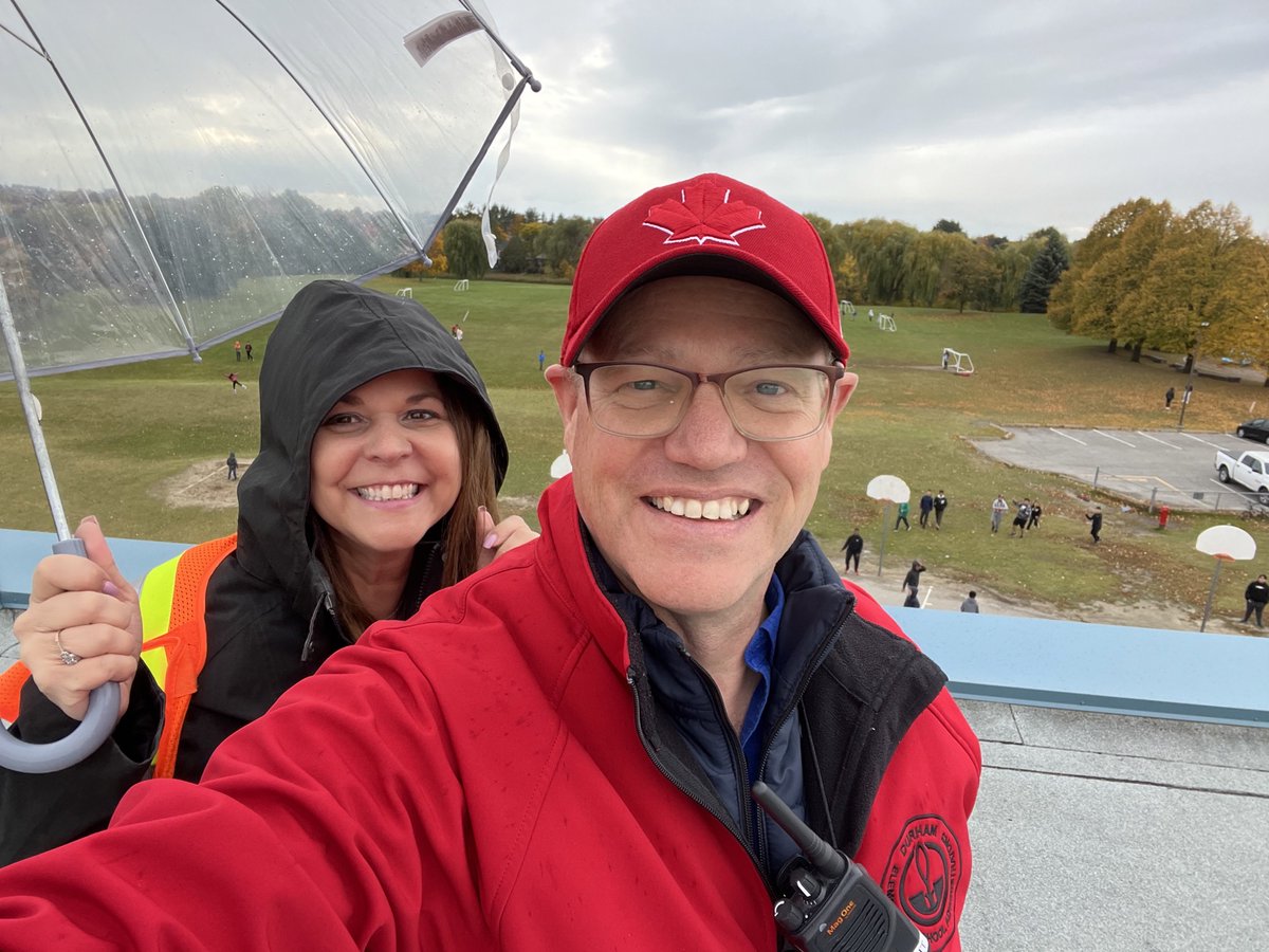 Hey <a href="/DDSBSchools/">Durham District School Board (DDSB)</a>...how awesome are our admin?! As part of our Terry Fox fundraising incentives, Mr. Wainwright and Mrs. Prodan had lunch on the roof of the school today (all safety precautions met!). We ❤️ them both for being such great sports!