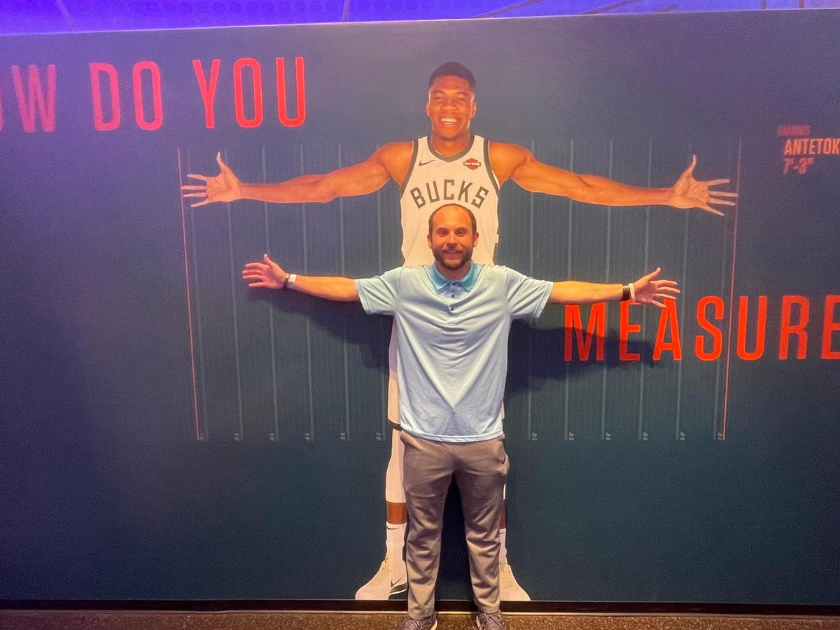 mzhsbasketball's tweet photo. Coach Tyler Wright may be small but his heart and love for the sport is bigger than anyone else. ❤️🦅🏀 @MZCoachTWright https://t.co/UJRnE5OtuY