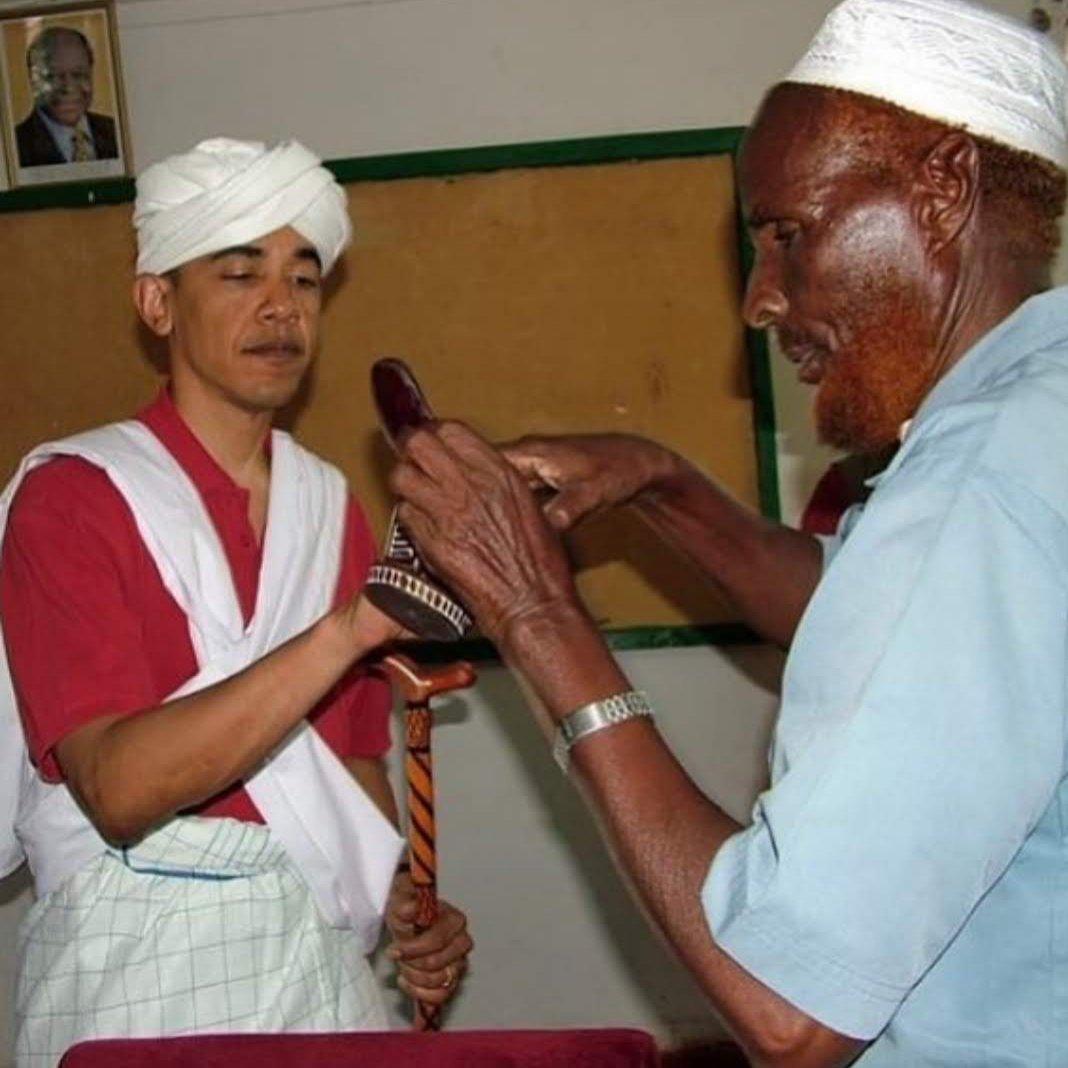 CriticaSinMiedo's tweet photo. @MichelleObama @BarackObama #Keyan, 1er District ... https://t.co/EJ59Vk2x6p