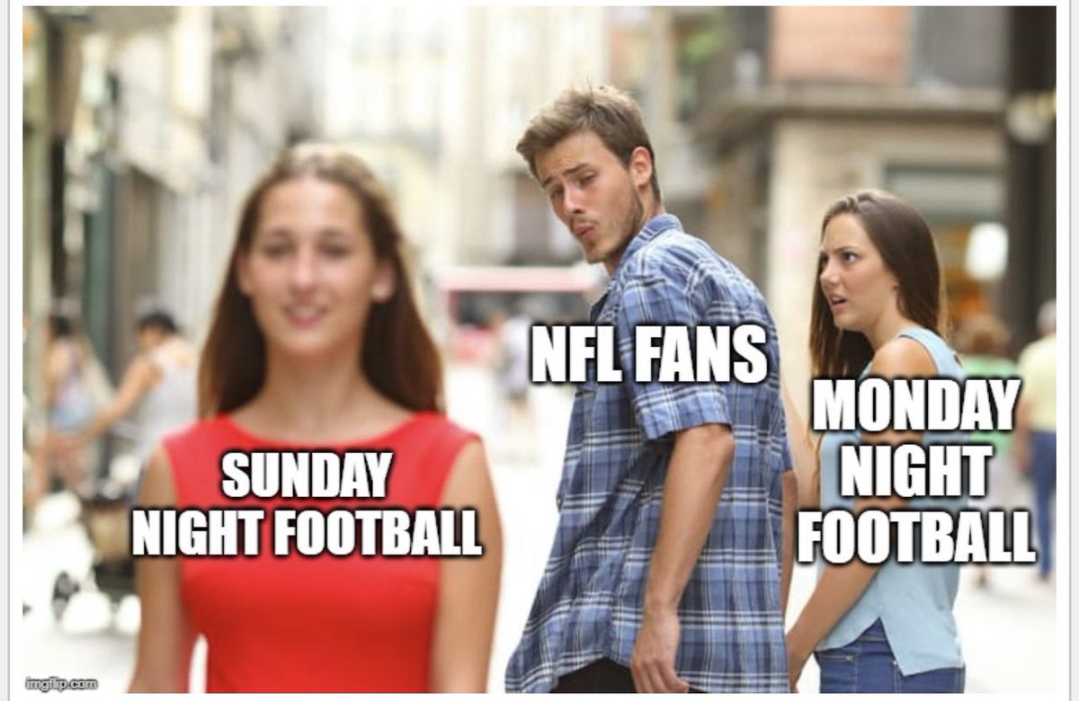 azpadremurphys's tweet photo. Move aside Sunday, MNF is here. #mnf #football https://t.co/42tn3eJ5Gi
