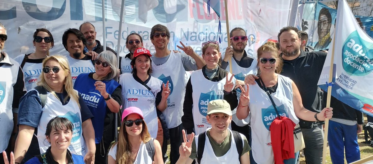 AdunaUndav's tweet photo. En el Día de la Lealtad marchamos a Plaza de Mayo bajo el lema "Unidad nacional por la soberanía con justicia social".
#Aduna #CONADU #CTA #Aguna #ANDUNA #FUNDAV #diadelalealtad https://t.co/0PJttQgDyB