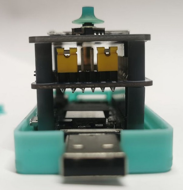 diyblender's tweet image. I see a monster with 2 yellow eyes, sharp teeth, and a little top hat 👹+🎩

What do you see?

#Casing for #RaspberryPiZero(#dongle)+ #waveshare00 SX126X #LoRa #HAT + #OLED 1.3

@TheMagPi @RPiSpy @RaspPiBeginners @RasPiTV @ThePiHut @PiSupply @astro_pi
 #USB #button #joystick