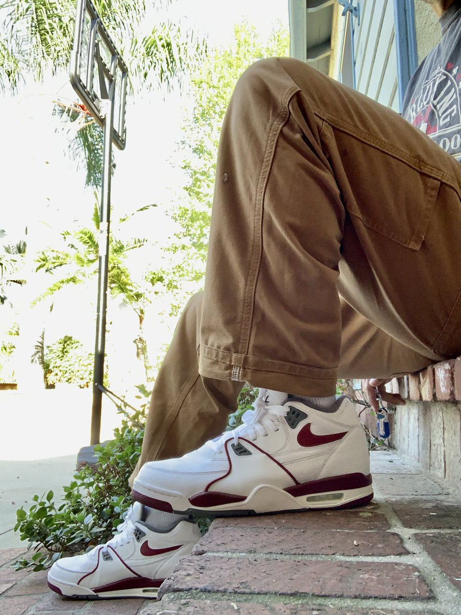 wulverzwitz's tweet photo. Poor man’s 4’s? Love em. #kotd #YourSneakersAreDope #nikeair #flight89 https://t.co/GUhlQ691Pa