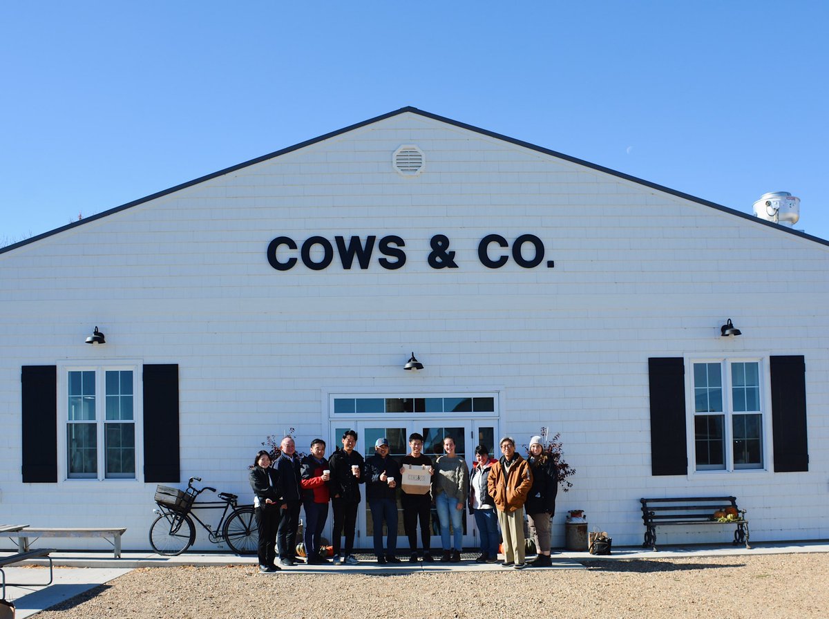 ndcorn's tweet photo. After lunch @ Cows and Co Creamery in Carrington, our visiting @USGC Japanese trade team toured Van Bedaf dairy to learn more about feeding ND corn and corn by-products to dairy cattle. #exex22 https://t.co/iyEVrfVAIl