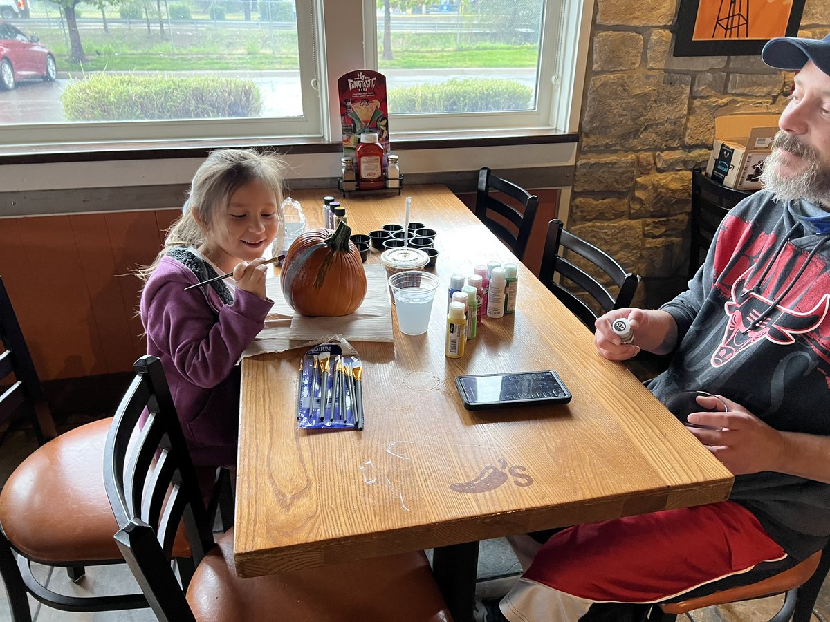 Amie0978's tweet photo. Pumpkin party at Roswell chilis !!!!!#chilislove https://t.co/MSOBRLNFcH