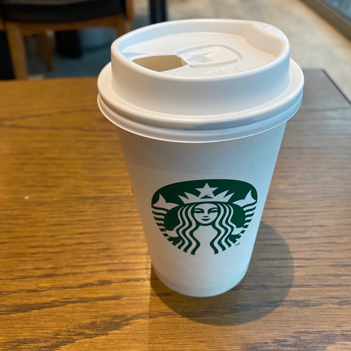 seren_cafe's tweet photo. おはようございます😊
秋晴れが気持ちいいですね🌤

今日もオンライン動画で勉強します📖
どこででも講義を受けられるなんて
便利な時代です✨

でもWifiが繋がりにくくて困っています😂

今日もアーモンドラテ🥜
火曜日も元気にいきましょう🎶

#今日の積み上げ #朝活 #スタバ
#朝カフェ #勉強 https://t.co/fuB7a4KfIQ