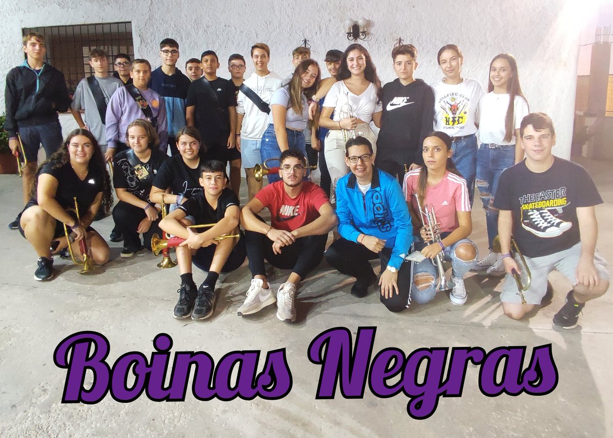 Boinas_Negras's tweet photo. Reencuentro oficial 💜
Comienzan a llegar al Patio de la Antigua Casa Correo, componentes de nuestra Banda "Boinas Negras".
Retomamos los ensayos 🎶
#moraosalh
#boinasnegras https://t.co/crj6q8wSwn