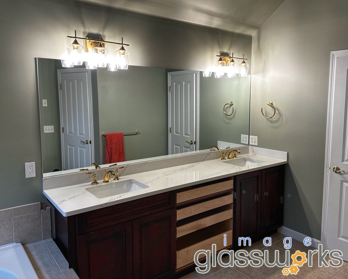 ImageGlassworks's tweet image. Custom mirrors, cut and polished in-house for quick turnaround times! Measured, fabricated, and installed by our amazing team! #mirrors #custom #imageglassworks