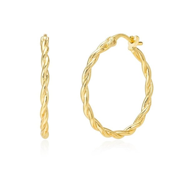 topseg2011's tweet photo. So good I had to share! Check out all the items I'm loving on @Poshmarkapp #poshmark #fashion #style #shopmycloset #jessicahoward #bloomingdales: https://t.co/l5yIbZIHSL https://t.co/oeCVXCS0Js