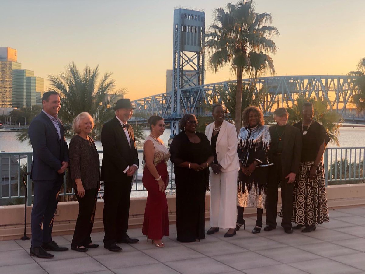 tjwardFL's tweet photo. To be recognized as one of eight @RiverRegionHS legacy honorees in celebration of its 50 years of “Rebuilding Families and Restoring Communities” in Northeast Florida is overwhelming to say the least. 

Thank you to @FLBlue Foundation and @JAXChamber for the ongoing support. https://t.co/RKRewdIZxg