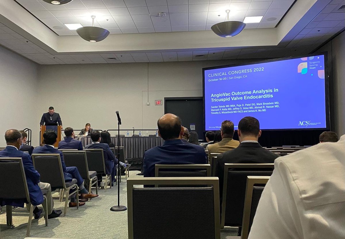 CPT_SToledoMD's tweet photo. Surreal. Thank you @AmCollSurgeons for the opportunity to share our outcomes. #ACSCC22 @LVHN https://t.co/ZnjL1tJTQn