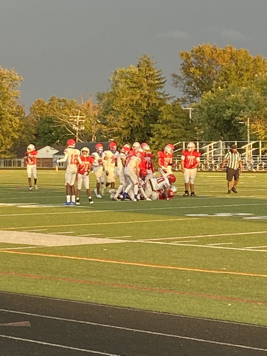 OldMillHSAACPS's tweet photo. JV wins against GBHS! 🏈 https://t.co/bSwhRWBiAM