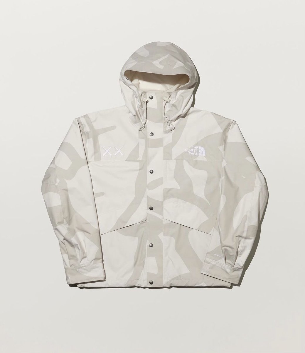 I want a KAWS/NorthFace jacket. #TheNorthFaceXXKAWS