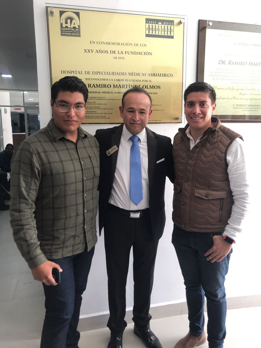 JDanielRiveraAg's tweet photo. Andamos en Ahualulco!✌️ En representación del Senador @MarcoGamaSLP estamos festejando los 25 años de servicio del Hospital Ahualulco, mis felicitaciones a todos los que forman parte de esta familia.
Enhorabuena y que vengan mas éxitos. 👏 https://t.co/VSyVvwyjTd