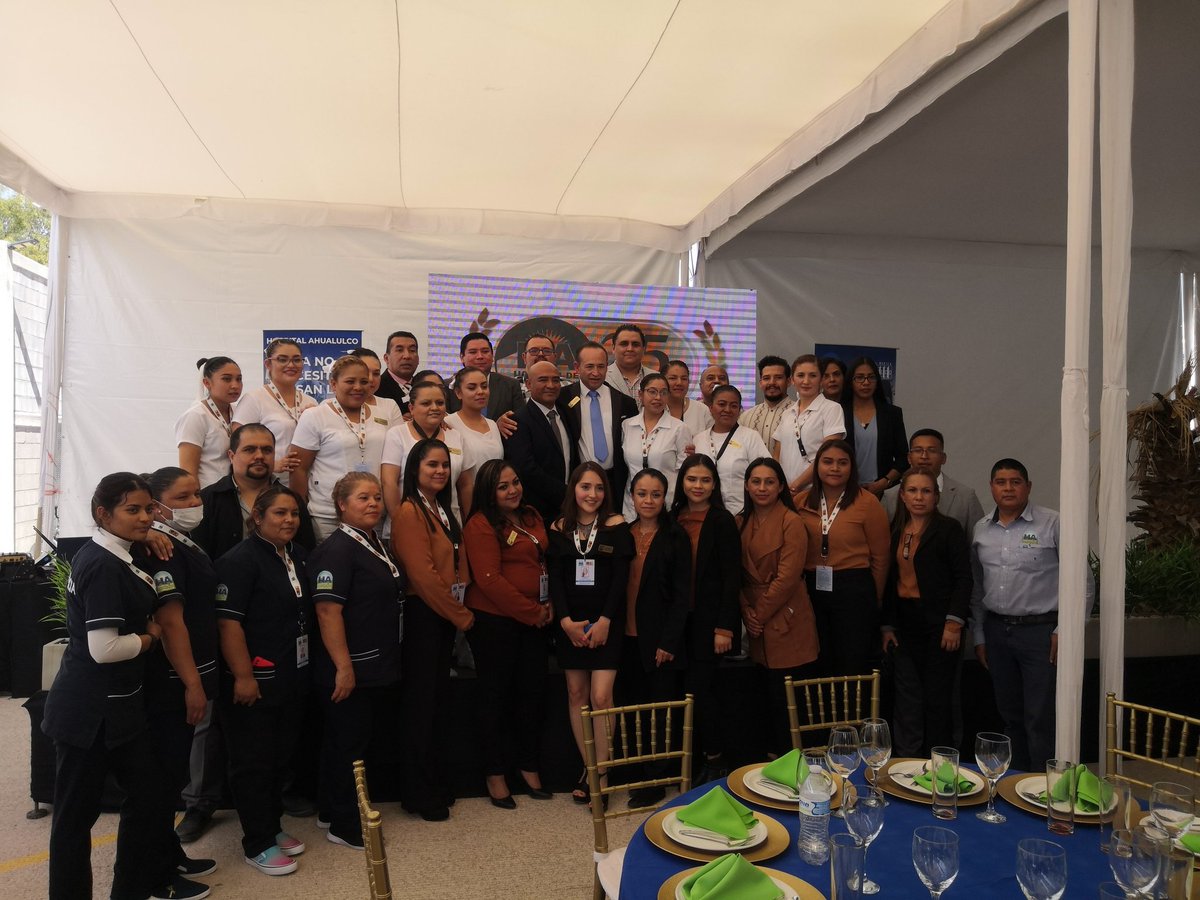 JDanielRiveraAg's tweet photo. Andamos en Ahualulco!✌️ En representación del Senador @MarcoGamaSLP estamos festejando los 25 años de servicio del Hospital Ahualulco, mis felicitaciones a todos los que forman parte de esta familia.
Enhorabuena y que vengan mas éxitos. 👏 https://t.co/VSyVvwyjTd