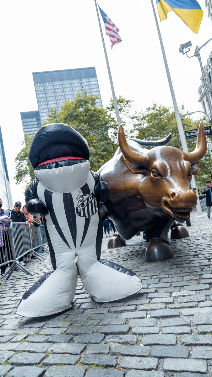 Baleinha versus Toro Loko em NY, também! 😂 #BGTxSAN