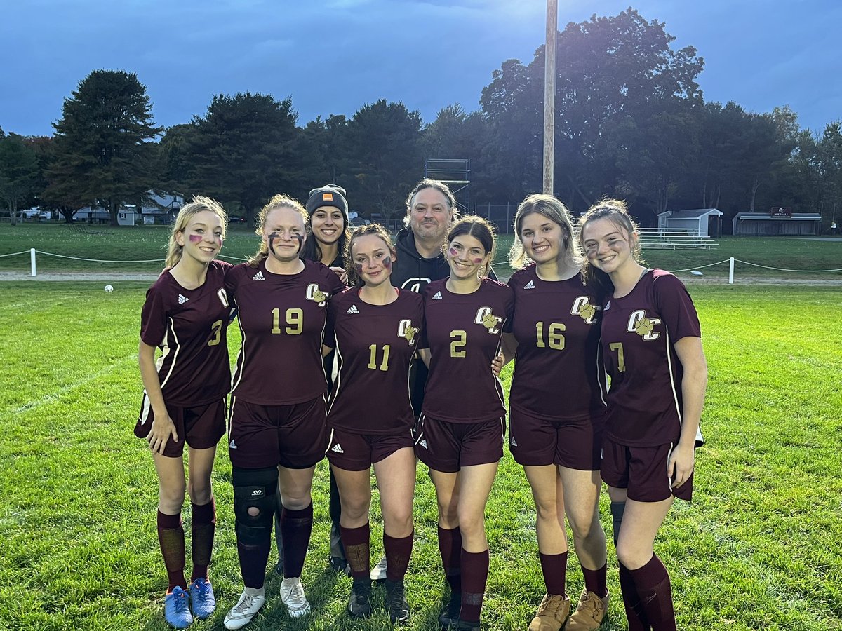 AthleticCougars's tweet photo. Another great group of seniors. Here at Cougar Village for a MAC matchup with @BristolAggie 
@OldColonyRVTHS https://t.co/v1Bgk1IA5X