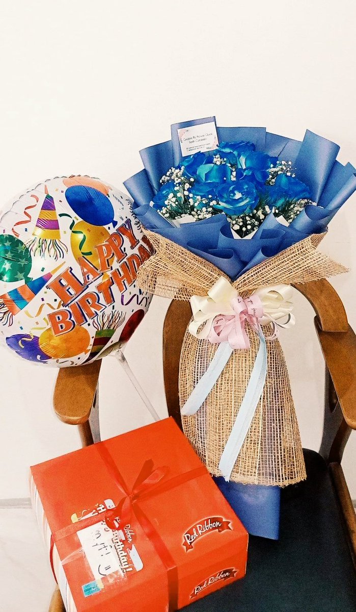 Je_Demz's tweet photo. 10 || 17 || 22

"May Parcel Part 2"

Ma'am Jo: Joyyy, May Parcel ka dito. https://t.co/kwuBWN5xlO