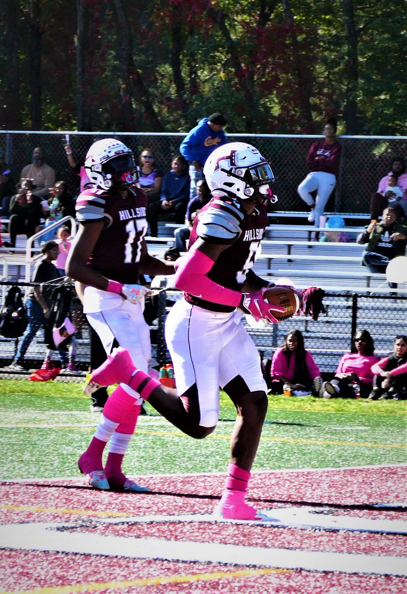 NANNPHOTO51's tweet photo. NJ HS Football Hillside vs Delaware Valley photos & digital at https://t.co/ex6QCxRJmd #HSSportsNJ #NewJerseyHSFB #BCCFootball #HillsideHS #Comets_FB #HillsideAthletics #DelawareValleyHS https://t.co/7OliXbwLSn