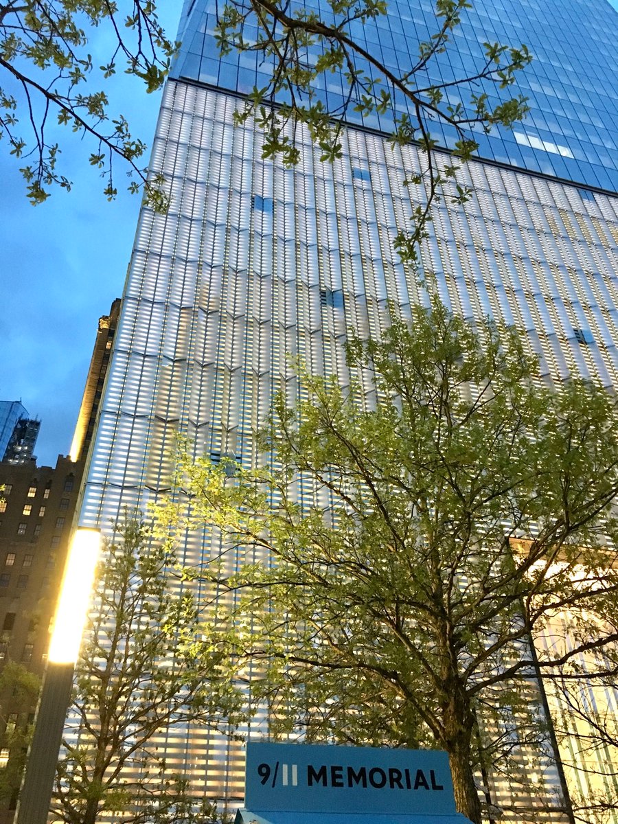 BSapag's tweet photo. @jasonrowphoto #photo #architecture  #showcas #NYC #NewYork https://t.co/l8dm3JVnRf