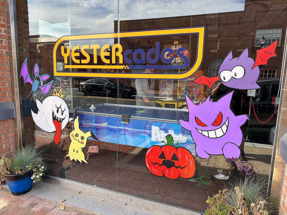 JustySilverman's tweet photo. You love to see it 👻😈🦇 @YESTERcades https://t.co/4U2Vh2xleQ