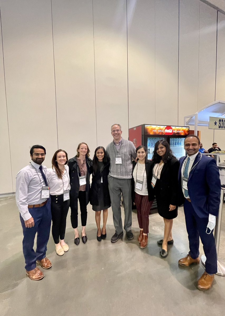 Abhi_Bhardwaj99's tweet image. Reunited at #CHEST2022 Generations of #happiestfellows from Cleveland Clinic. @CCF_PCCM @ClevelandClinic @msiuba @RaedDweikMD @accpchest #pulm #CriticalCare #match2022 🫁@emireles_c @AbhiDuggalMD @avantika93MD @gauravmanek5 @VashishtRishik @CCF_IMCHIEFS @sese_denise @uniquesona