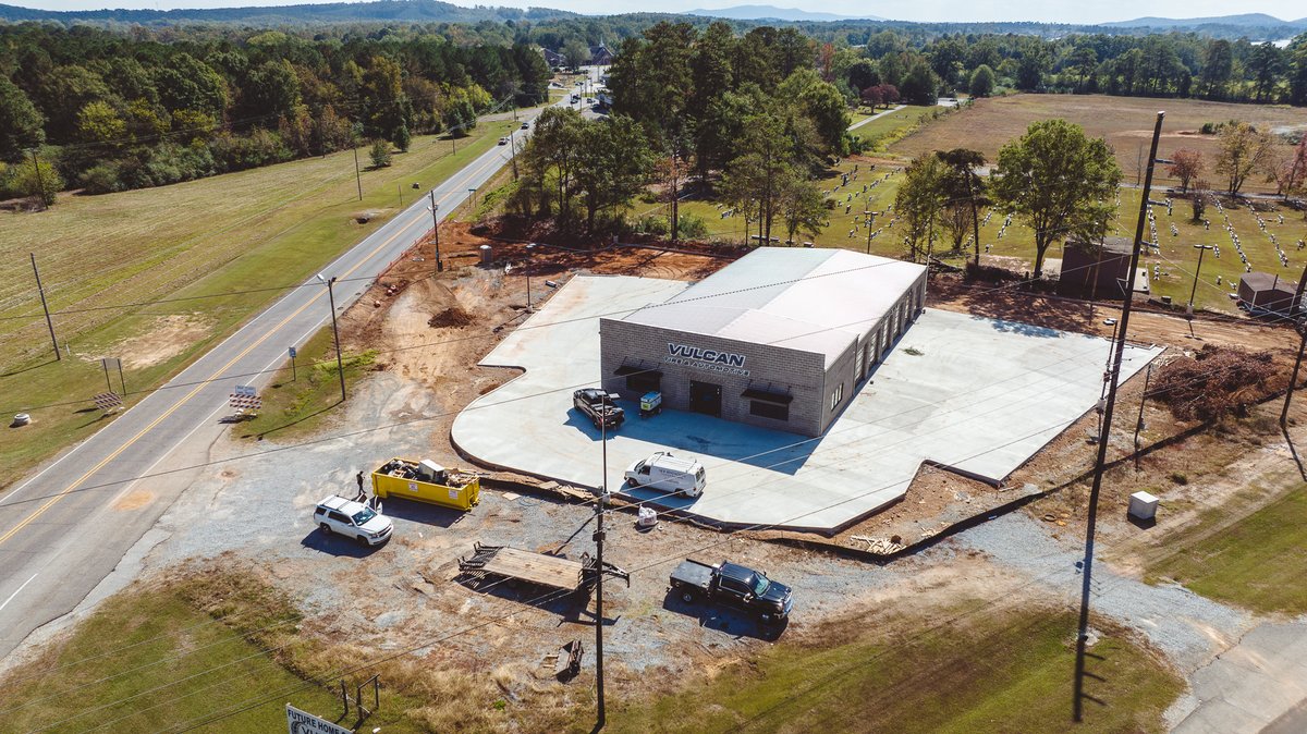 VulcanTireAuto's tweet photo. Starting to look like a garage! Excited to soon be serving our friends in the Pell City/Riverside area.

https://t.co/Pm8WdyJ1RH
@NextRoundLive #alabamabusiness #locallyowned #AutoService #mechanics https://t.co/1ZIH6ov5cb