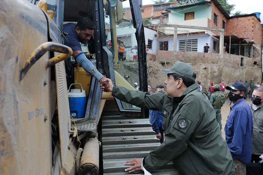 luchaalmada's tweet photo. #Ahora Pdte. @NicolasMaduro: Tenems 450 apartamentos, 410 en Caña de Azúcar, tenemos que terminar lo más pronto posible para entregarlas 

#17Oct
#LaPoesíaUnePueblos https://t.co/8q5T6r1Biw