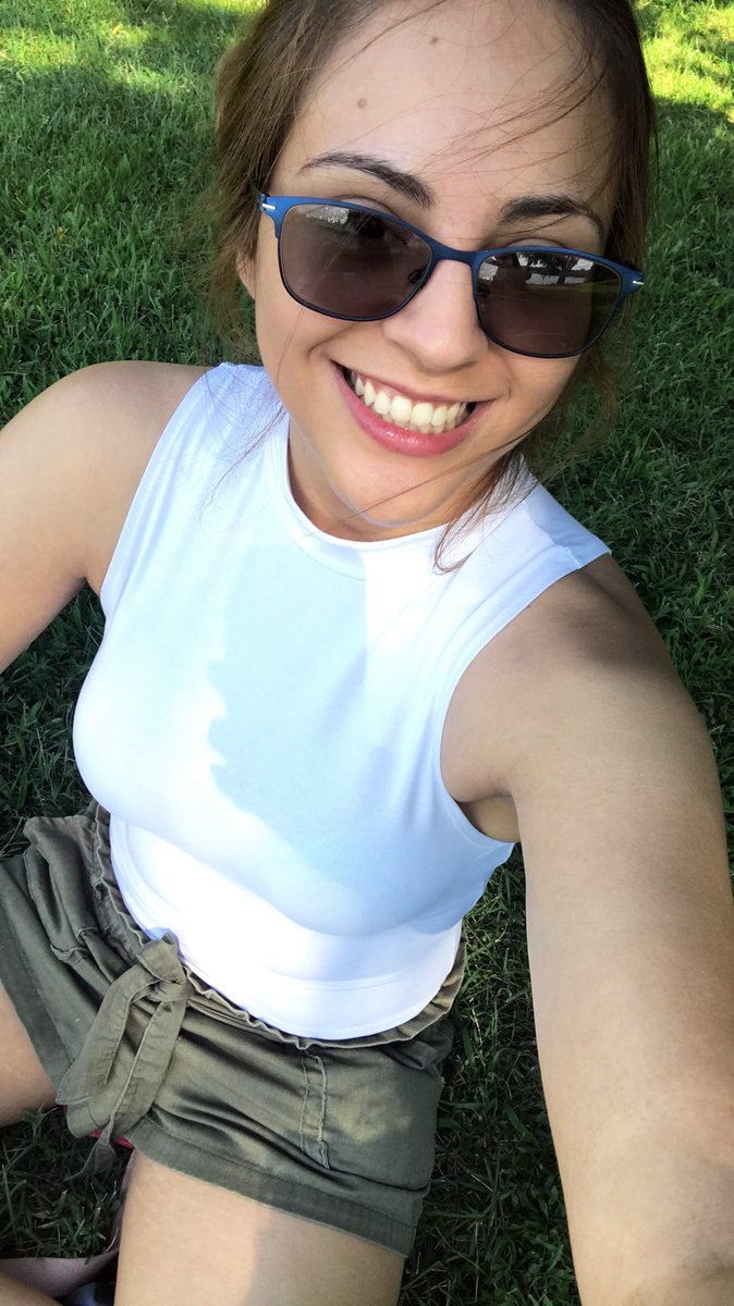 janeflowersxo's tweet photo. Have you touched grASS today? https://t.co/o8pf11SDMS