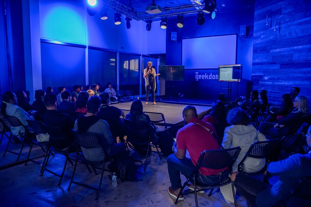 RobotCreative's tweet image. Our founder &amp;amp; CEO, @laraaugust, shared some insider knowledge at @sastartupweek to help startup companies avoid common mistakes in the early stages of their marketing efforts &amp;amp; offered some advice on how to approach marketing at every stage of a startup. #sastartup #sasw2022