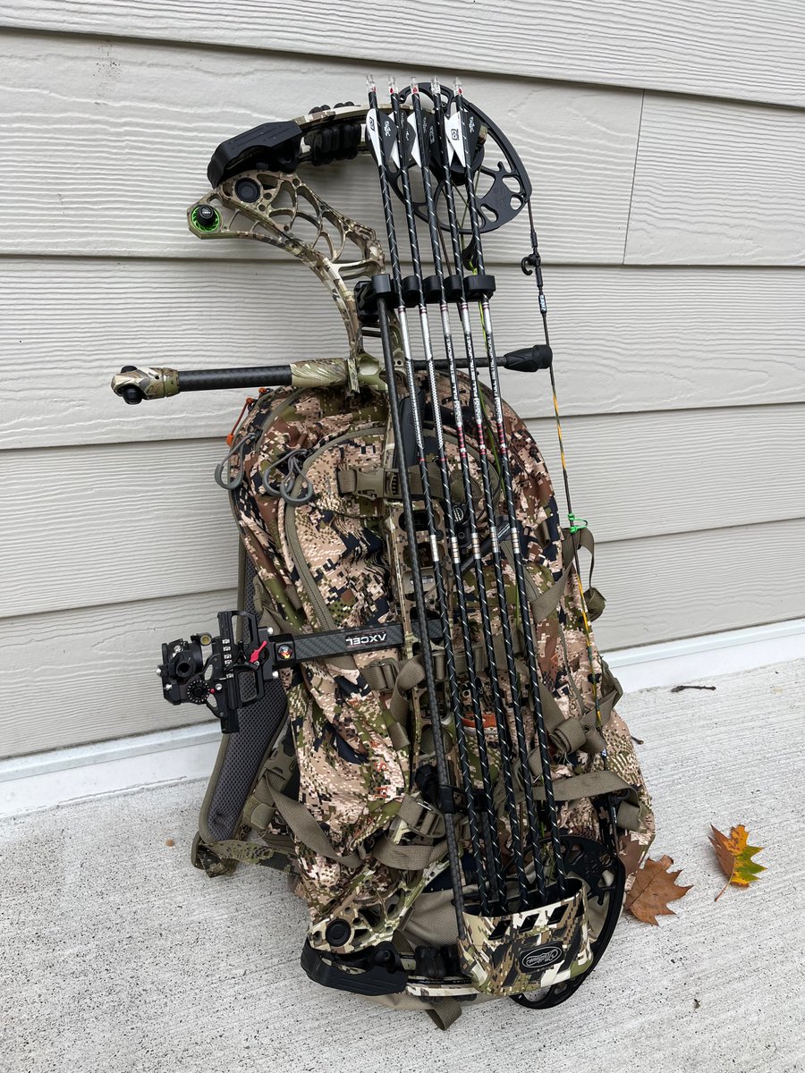 thesummithma's tweet photo. How do you pack your bow in when headed to your favorite whitetail stand?

Strapped to your pack?

With a bow sling?

Arrow nocked and ready to rock?

Does it make a different depending on where you're hunting or time of day? What's your preference?

#archery #bow #debate https://t.co/AJR9aNCrhE