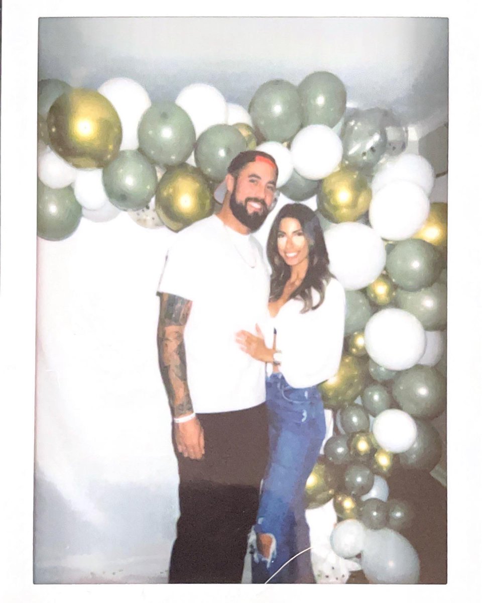 Victoria__xo's tweet photo. 💍 @ajMatthysse https://t.co/fOGze1DtrC