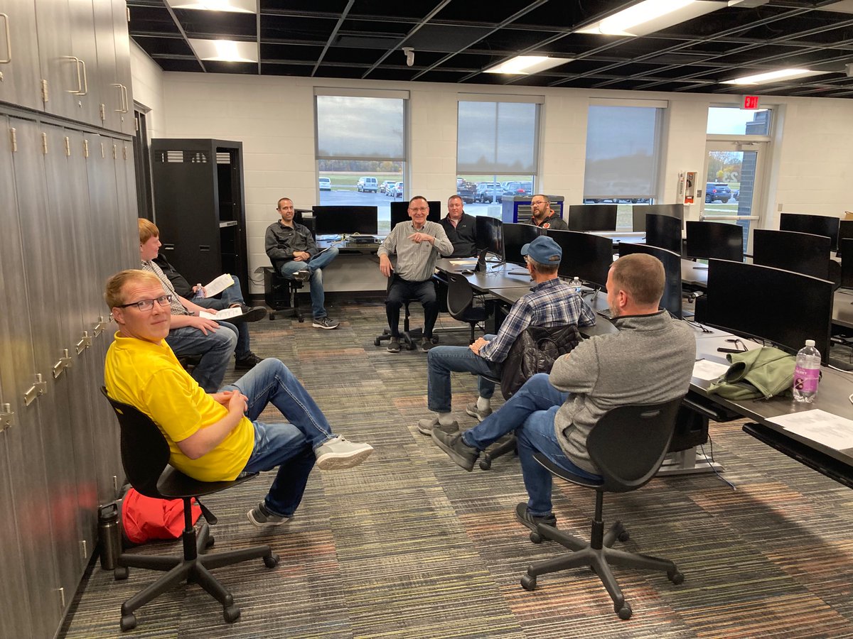Tristarcc1's tweet photo. @Tristarcc1
would like to thank all of the business partners who took time to be a part of our advisory group meetings tonight. Nine of our programs hosted advisory groups which consist of professionals who are working within a given career field. #community #Advisorygroups https://t.co/roESpYloha
