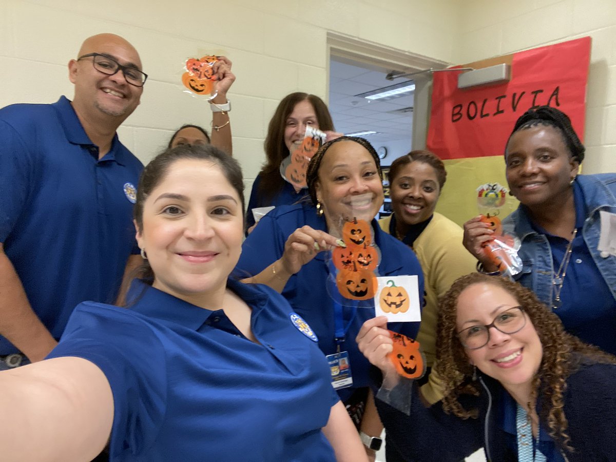 GabrielleMErvin's tweet photo. Our @GWTruett Staff is Un-BOO-lievable!!! Today we had a blast with our October Team Building/Morale Monday! The Spooky Scavenger Hunt “House Edition” was such a fun way to start the week! #teambuilding #leadingwithlove @ACEDallasISD @TeamDallasISD @PrincipalBernal #tigertimes https://t.co/ArQxUEz7fb